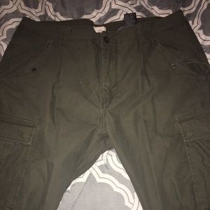 Men cargos